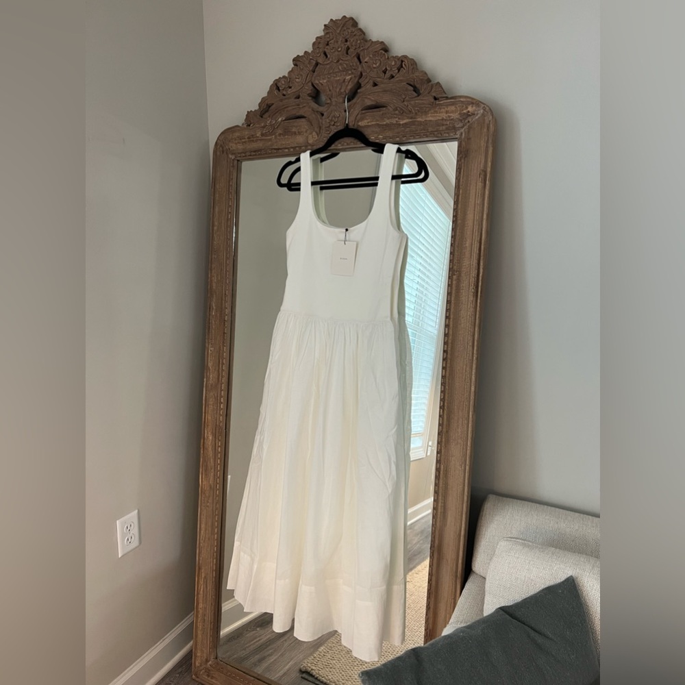 MON WHITE SCOOP NECK MIDI DRESS New size 4